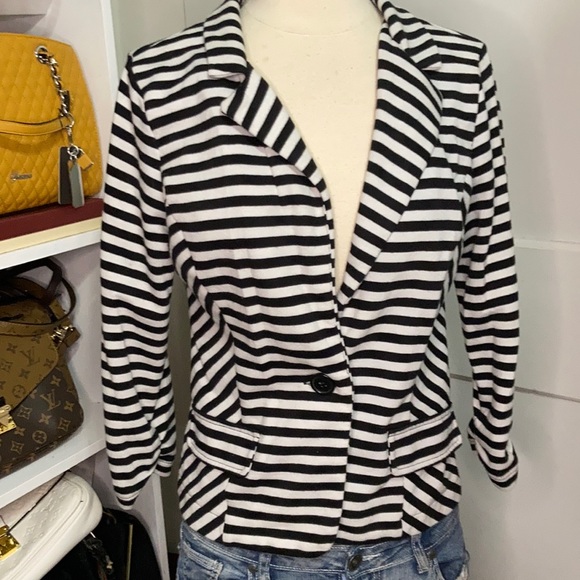 ⭐️A.N.A Stripe Blazer B/W Size M⭐️ - Picture 1 of 11